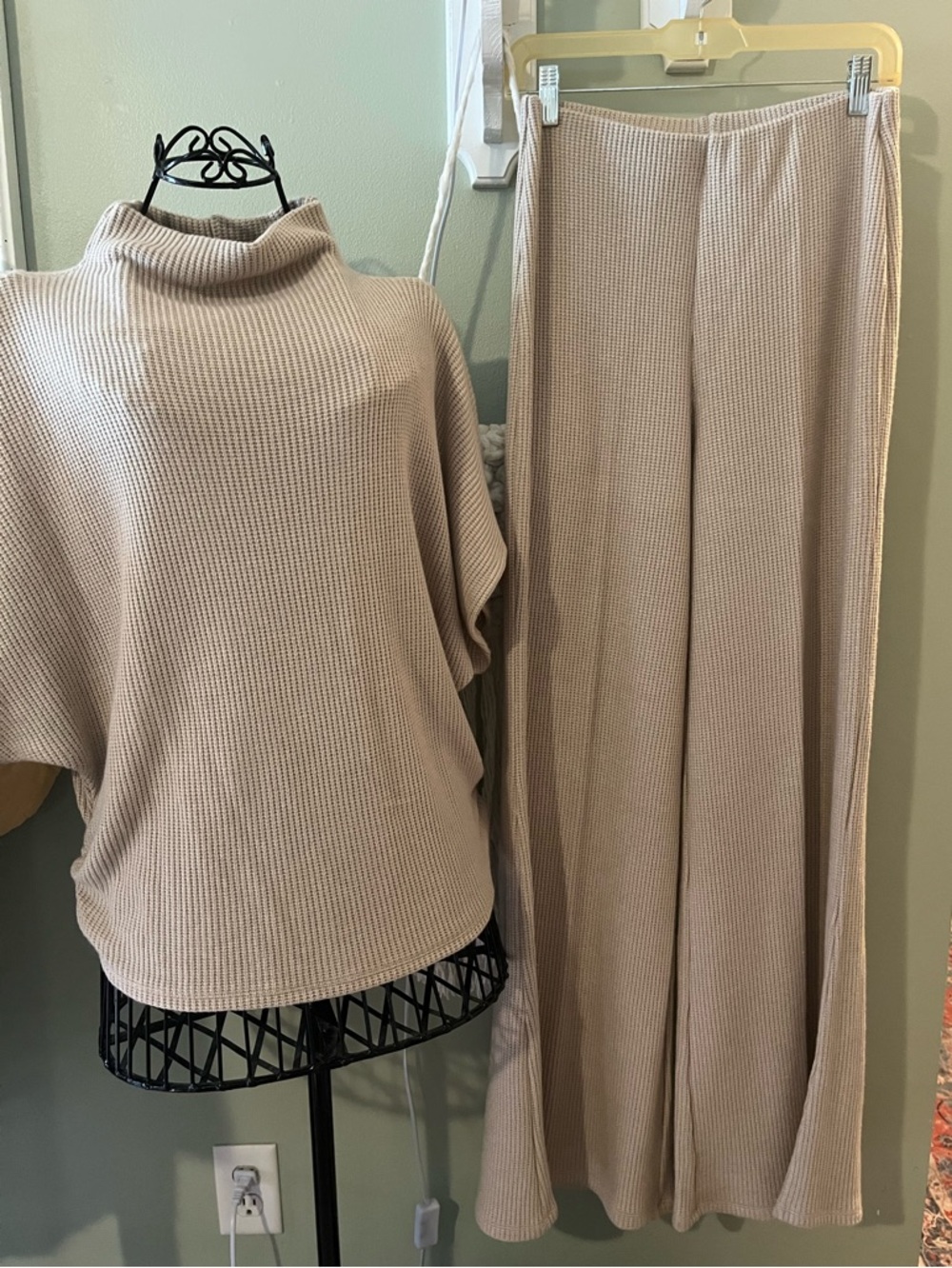 Zenana Outfitters Cream Ribbed Mockneck Sweater & Wide-Leg Pants Set
